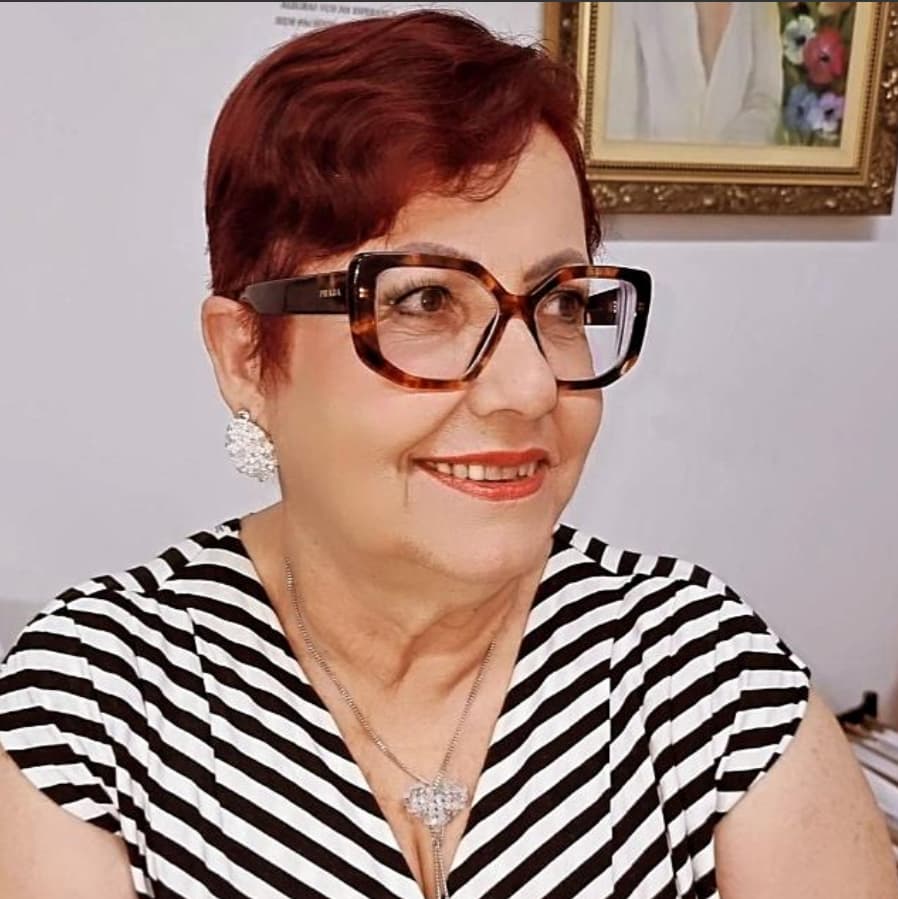 Lucy R Pereira dos Santos
